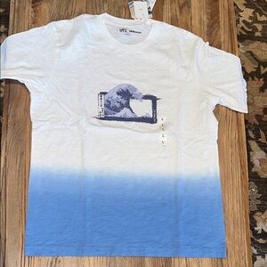 Uniqlo Blue and White Graphic Tee